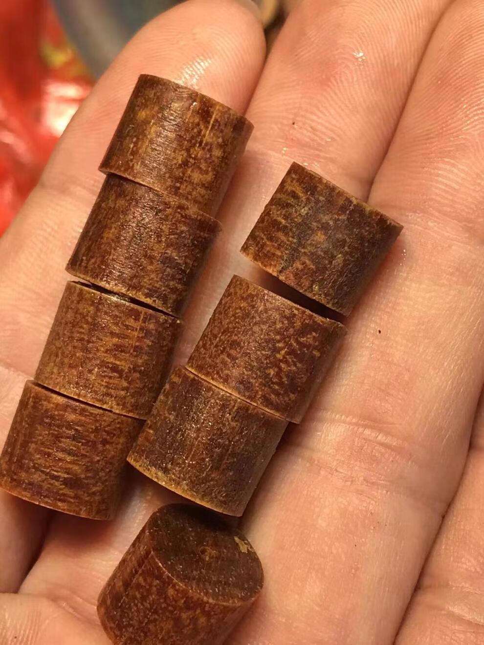 贡木沉香手串巴布亚贡木沉香手串血月玉化老料暗夜龙鳞纹犀角黑油8*9*