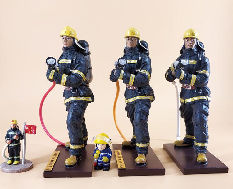 消防员模型 消防蓝朋友桌面摆件火警救援雕塑灭火员公仔玩偶儿童玩具
