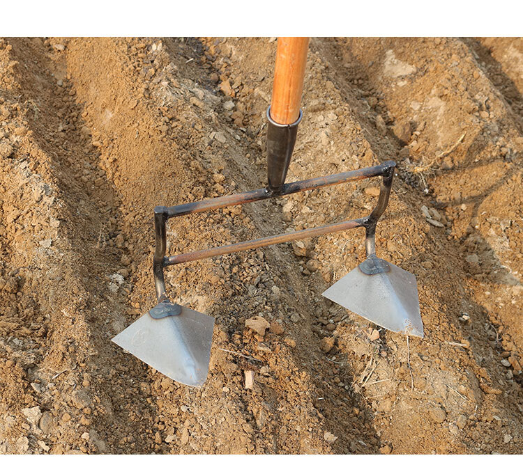 翻土神器开沟神器农用三角锄头翻土松土起垄锄草种花生工具手拉犁人工