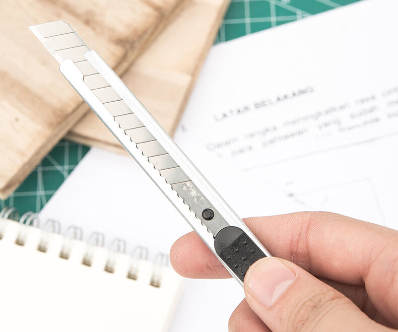 美工刀大号美工刀小号金属美工刀小号裁纸壁纸刀手工小刀拆快递拆纸刀