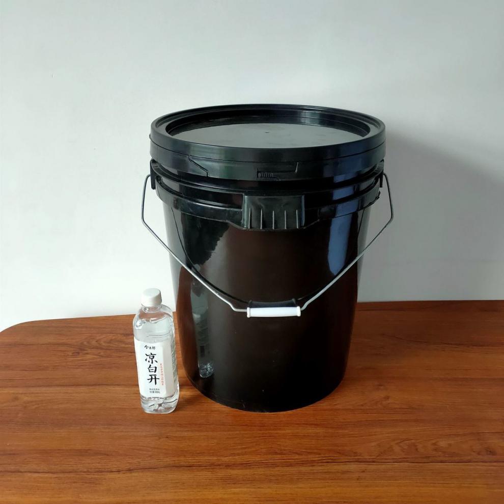 黑色桶塑料桶诱惑蜂蜜桶捉蜂扑蜂不透光不透亮诱蜂材料熟料熟胶桶 压