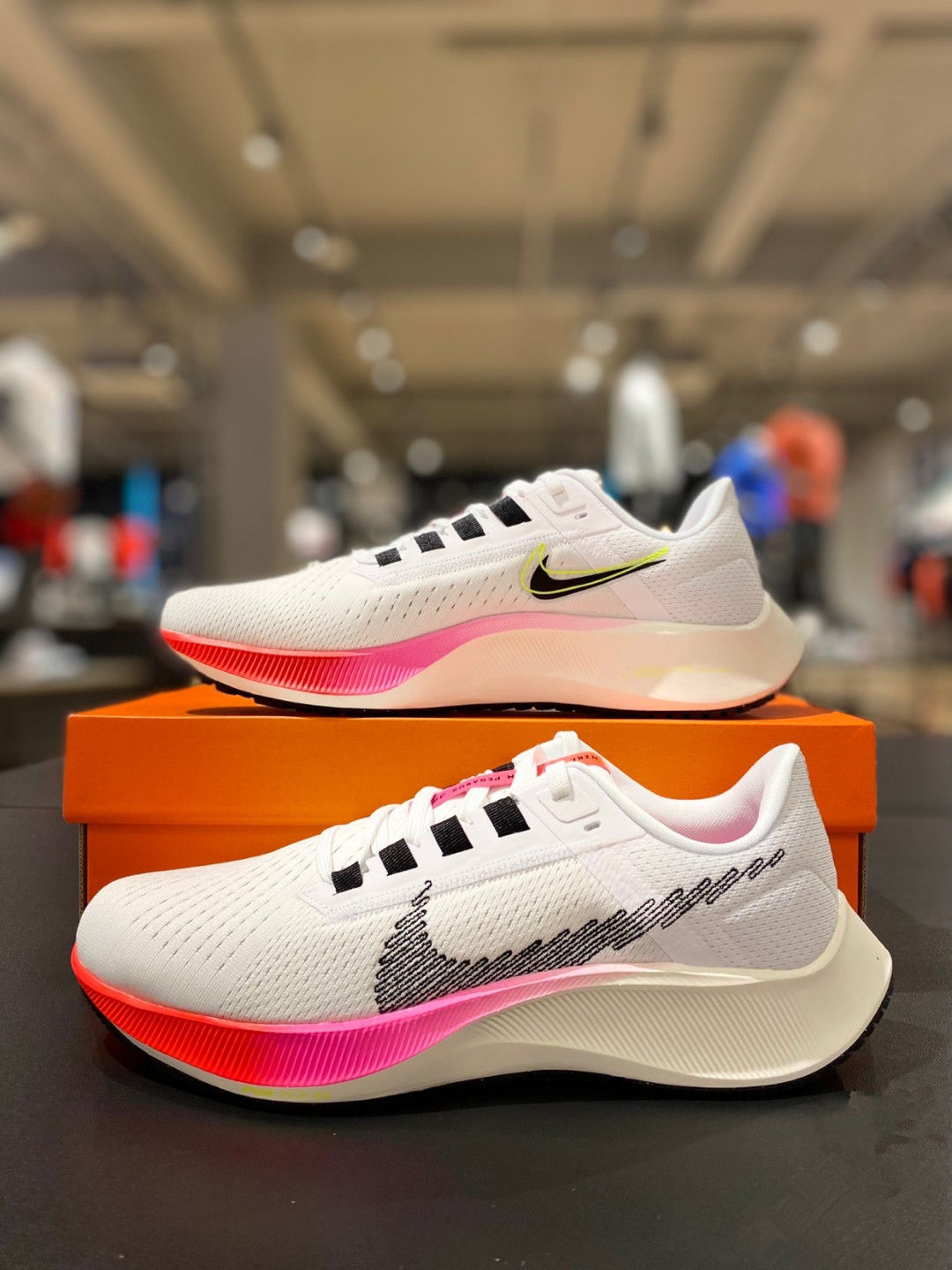 跑步鞋纯原zoom气垫跑鞋男登月37代白蓝彩虹鸳鸯奥运女g家飞马38黑白