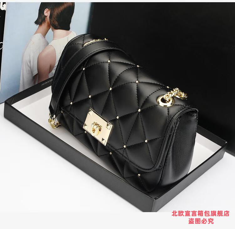 香港北欧宣言奢侈品lv包包女包斜挎包女新款羊皮铆钉小方包小香风