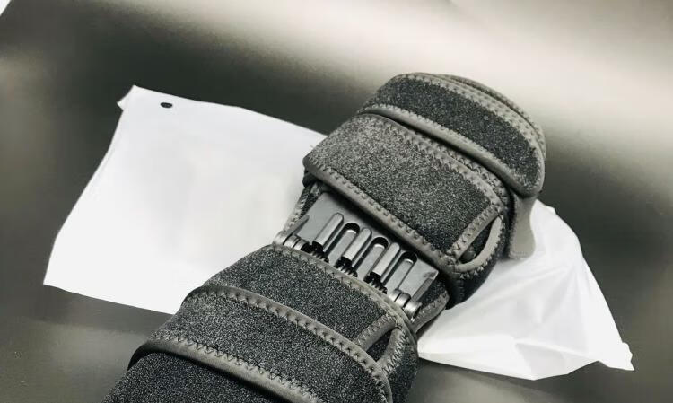 膝盖老年人腿部膝关节搬运机械运动辅助器支撑架三弹簧60kg助力1对装s