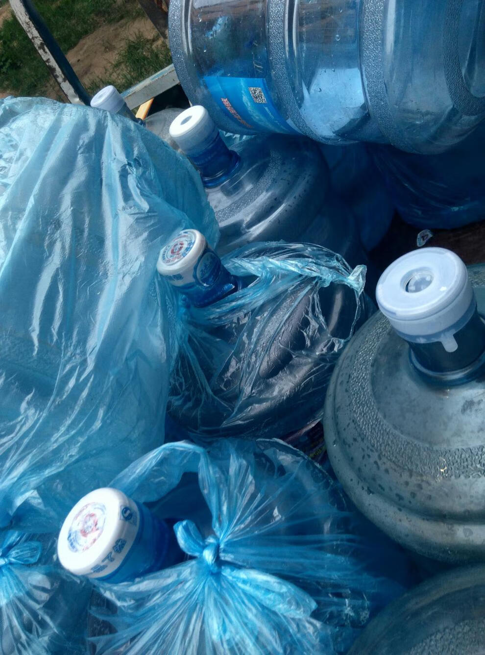 大号纯净水桶189l桶装水矿泉水桶饮水机5加仑压口大桶加厚塑料桶