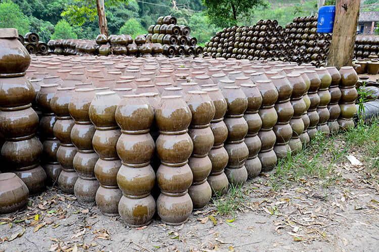 卫亮 腌菜缸陶瓷家用老式酱缸带盖大号养鱼酸菜缸小瓷瓮储水用粗陶