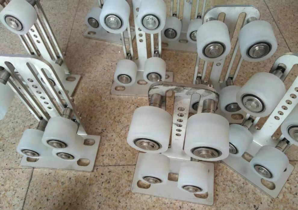 新款平移门固定轮趟门吊轮带支架电动门不锈钢定位轮平移门夹轮平移门