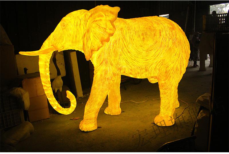 几何发光园林装饰摆件花园摆件玻璃钢仿真发光动物几何雕塑块面大象