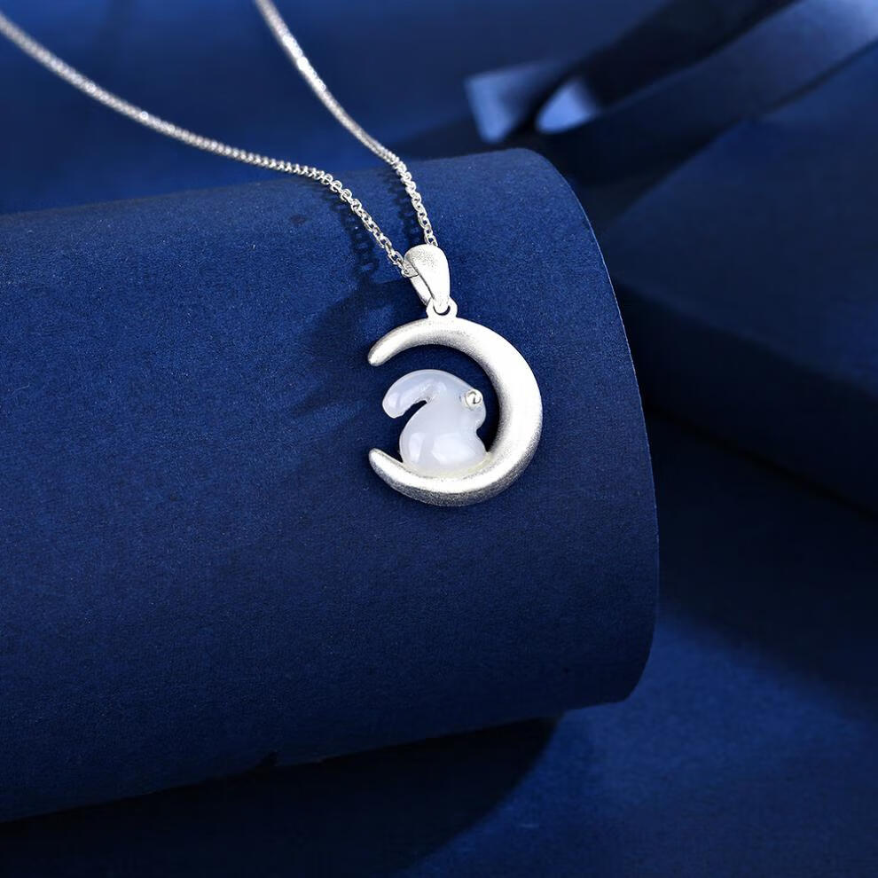 slv轻奢品牌原创s925银月上玉兔项链女复古古风法金兔子吊坠本命年