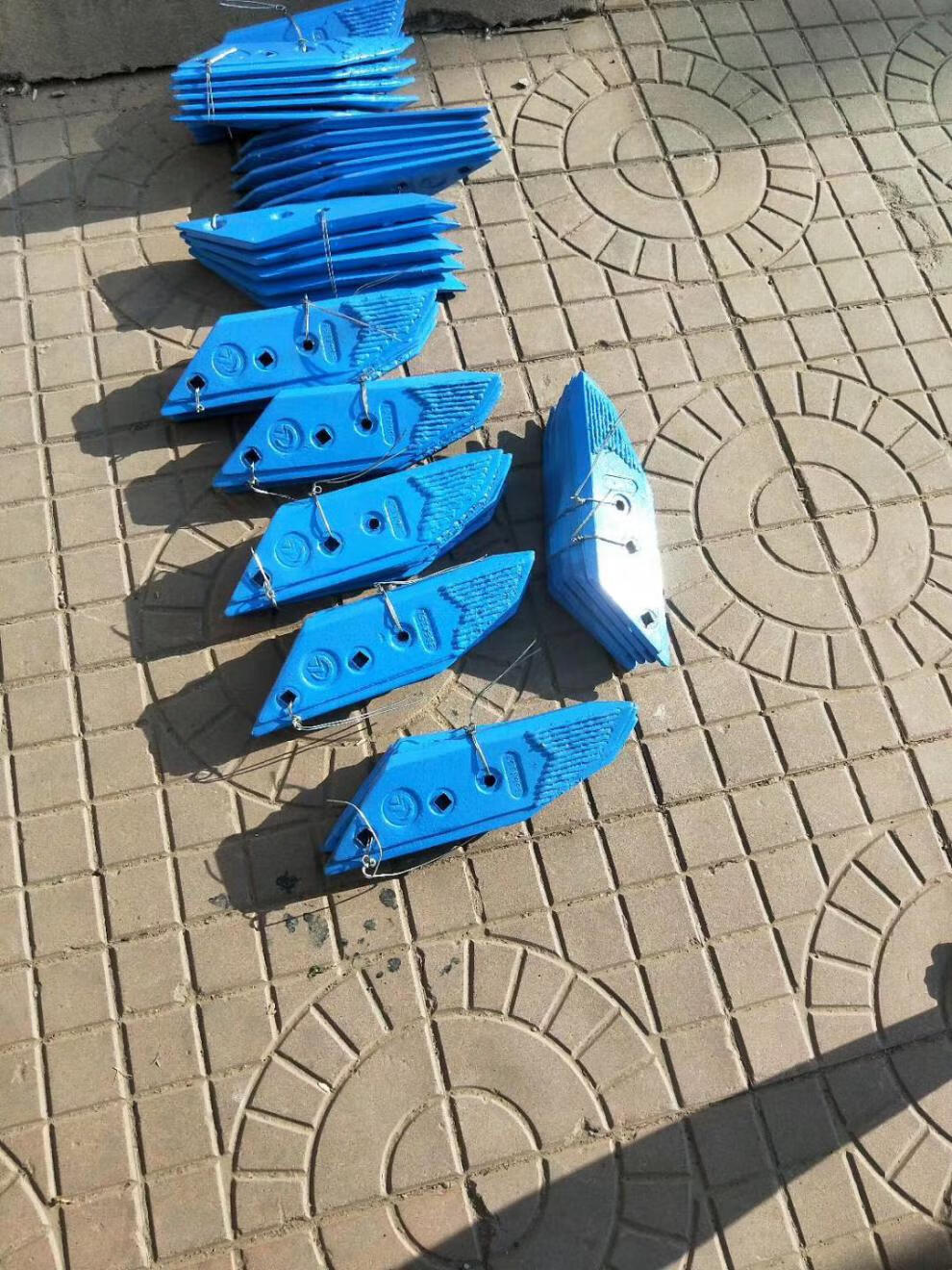 雷肯尖犁 犁地铧翻转犁配件犁铧配件铧式犁435/440/540犁铧尖犁 反