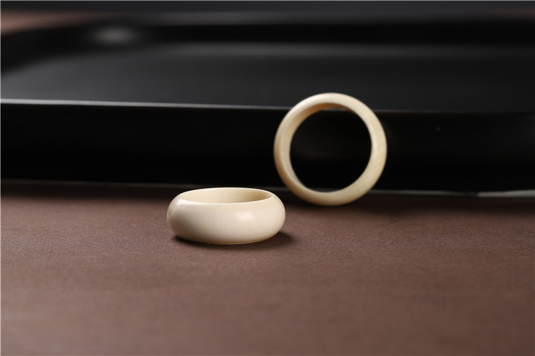 妙聚福 猛犸象牙戒指时尚男女情侣 素圈简约指环文玩尾戒 中指小指素