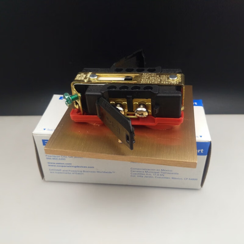 美国ig8300发烧hifi滤波美标电源插座音响墙插芯银灰色纯铝金属拉丝