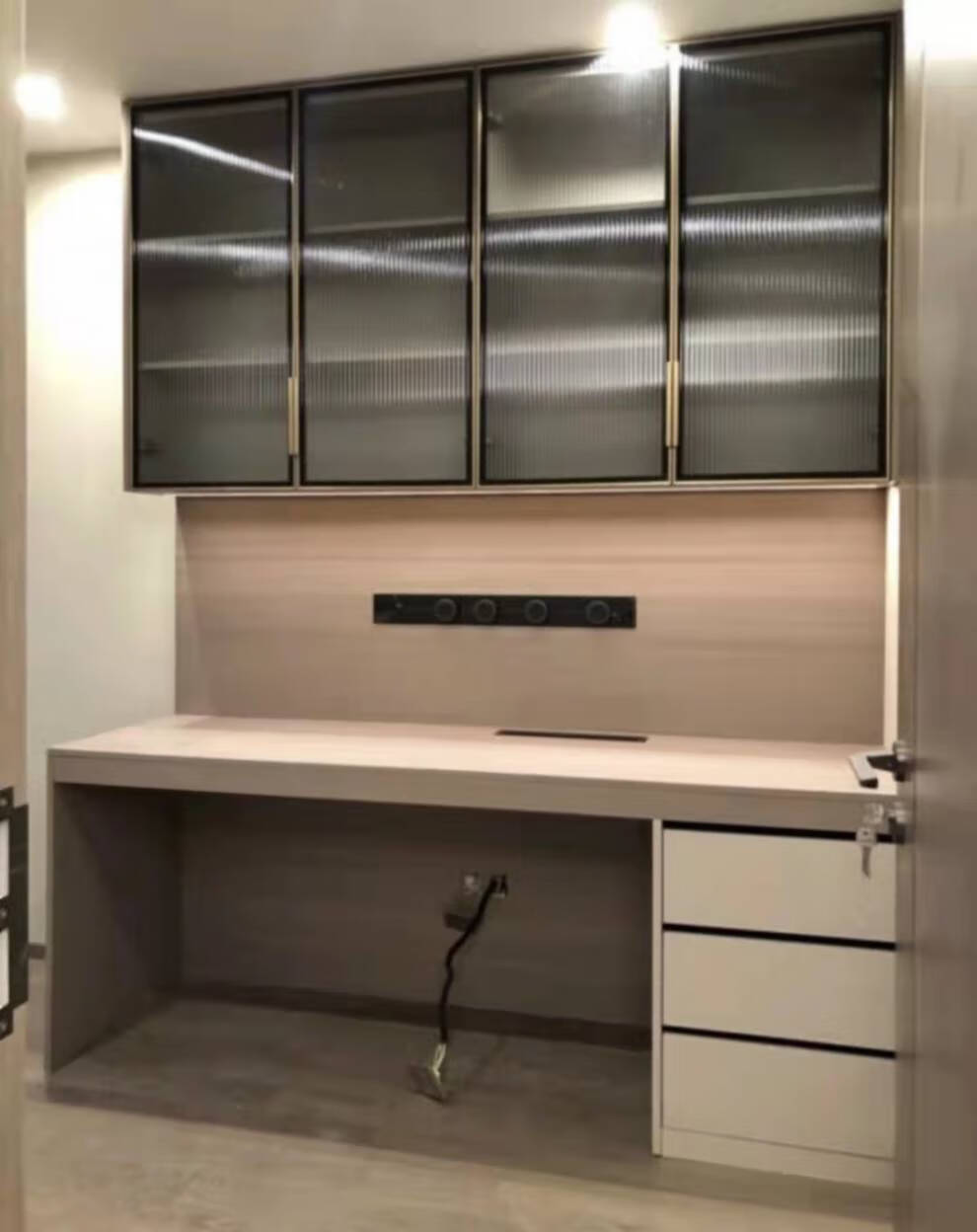 轨道插座明装 可移动轨道插座厨房专用明装电力餐柜桌面免打孔无缝排