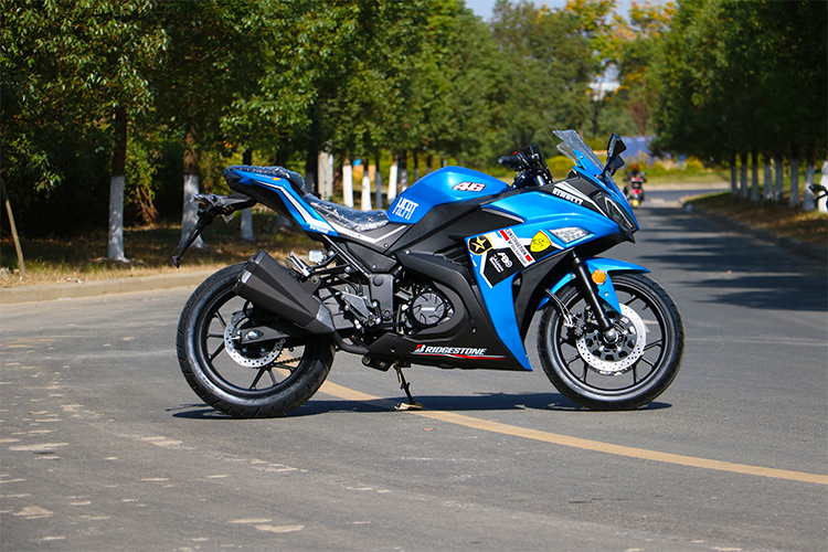 全新v6摩托车跑车国四电喷200c双缸地平线重机车摩托车400c整车可上牌