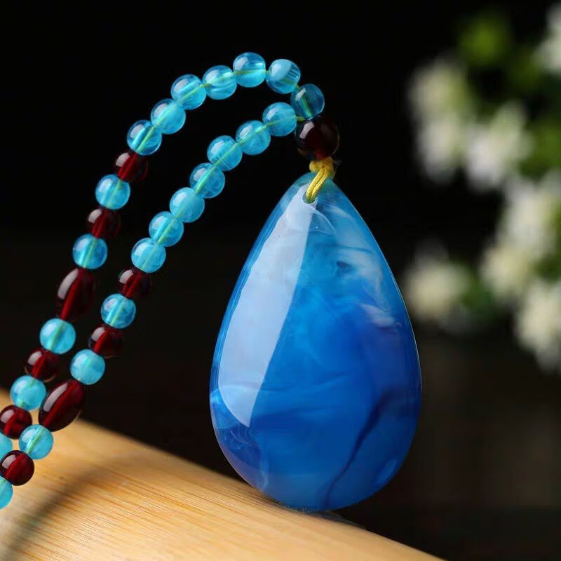 s老蜜蜡吊坠男女长款民族风琥珀雕刻项链鸡油黄水滴毛衣链挂坠配饰