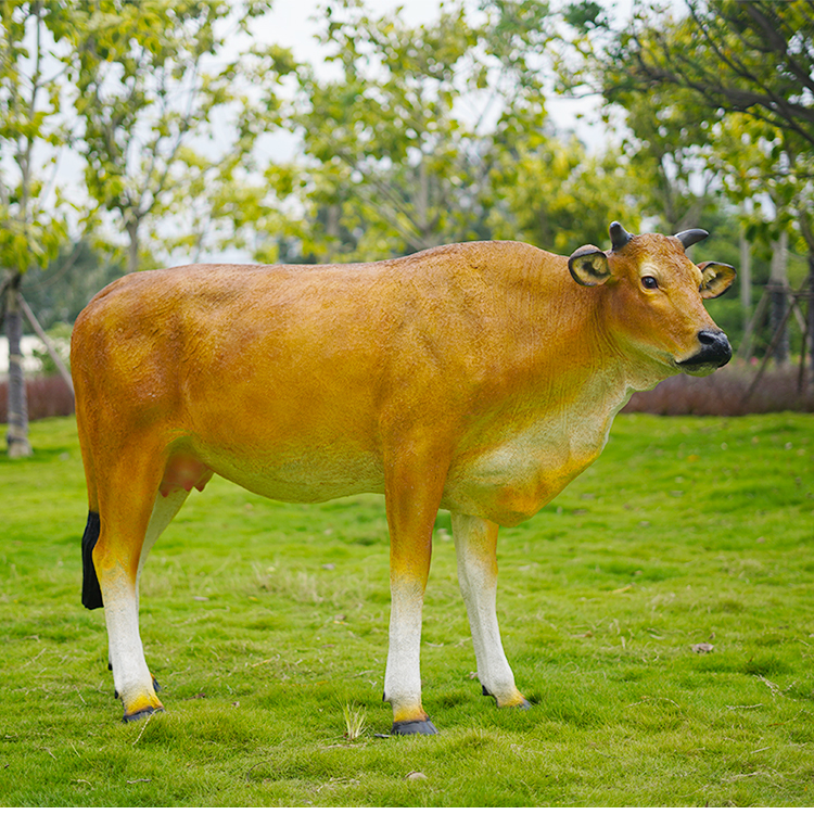 仿真黄牛雕塑摆件动物摆设西门塔尔牛大模型园林景观公园装饰户外米