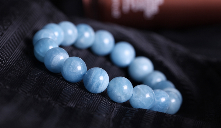 海蓝宝手链水晶手串饰品男女款稳情绪助灵感12mm