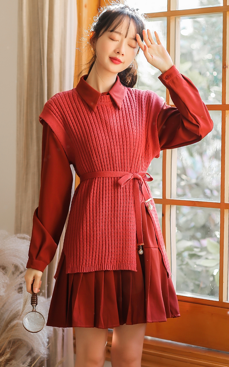 中学生秋冬季连衣裙矮个子学生新年衣服女甜美法式气质针织毛衣打底女