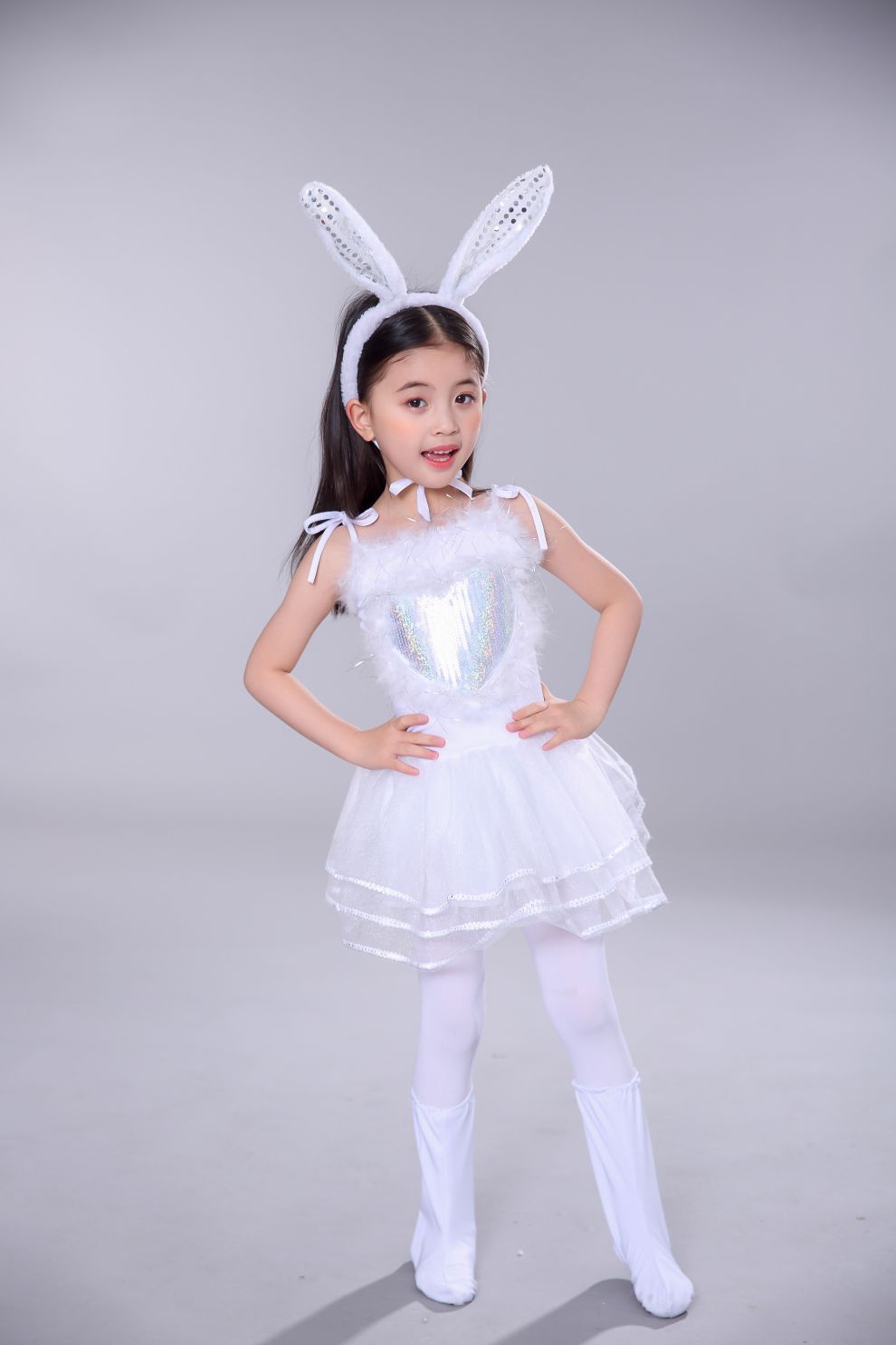 新款元旦儿童小兔子演出服小白兔动物表演服幼儿园舞台舞蹈裙服装