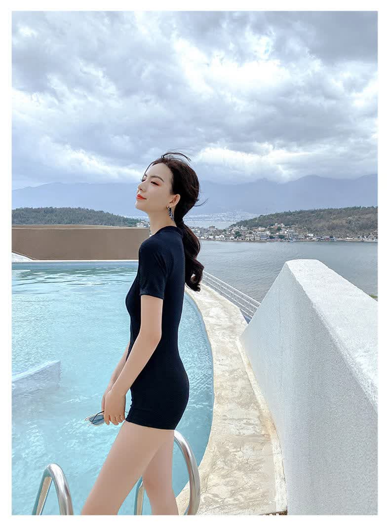 游泳衣泳衣女连体泡温泉保守学生上课遮肚显瘦初中生泳装白色s7090斤