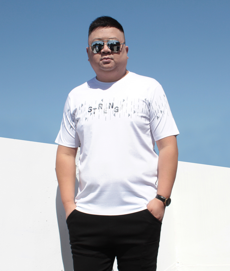 hkcz新品胖人t恤男胖人肥佬加肥加大码短袖t恤衫轻奢条纹金属风宽松