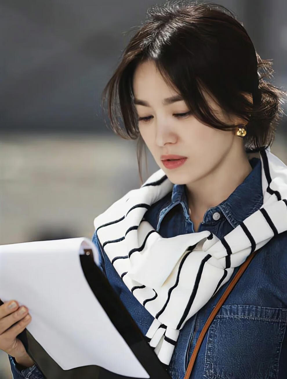 湘歌宋慧乔同款10k金黄金耳环女宽光面弧形彩金耳饰女时尚耳圈生日