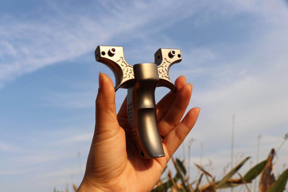 强力竞技高精准弹弓架阿拉善全钛合金天蓬元帅美猴王定海神弓免绑快压