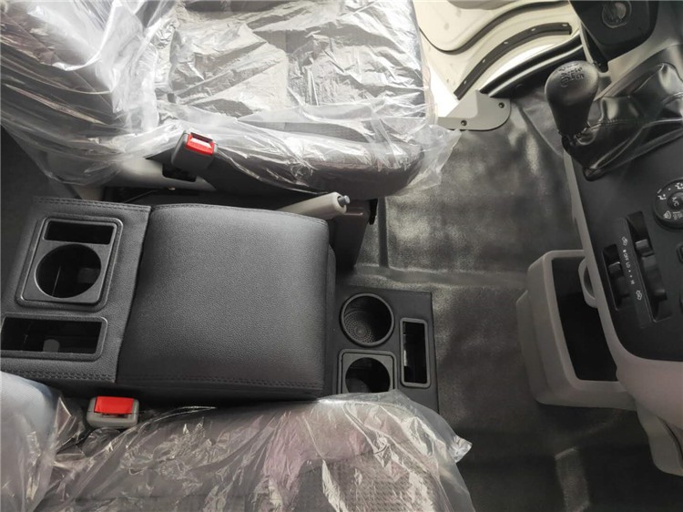 适用江铃特顺扶手箱福特全顺手扶箱大通v90改装配件杂物箱金威图雅诺