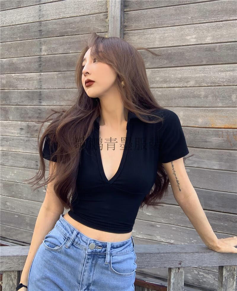 性感小心机网红女主显胸大紧身露脐t恤短袖上衣美式深v字显瘦时尚设计