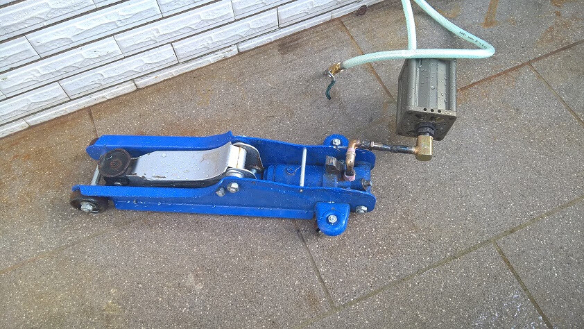 醉米重型50吨气动千斤顶助力器手动液压立式千金顶辅助泵小汽车货车用