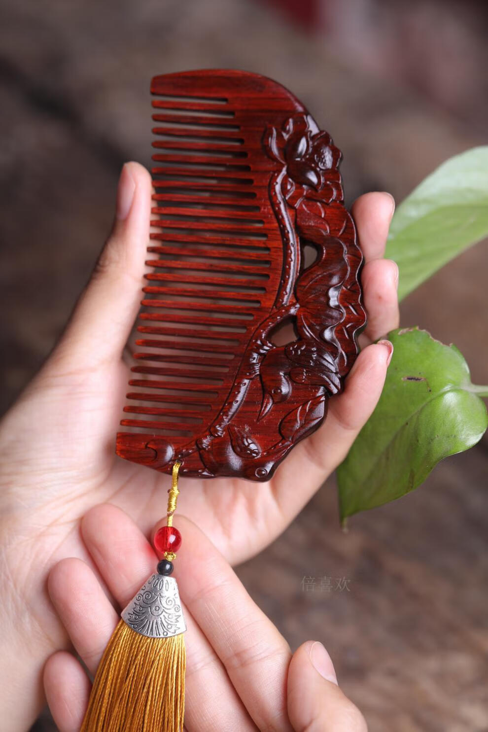 紫檀木红木梳子雕刻梳子送母亲女友创意结婚礼物 腾龙木梳 宽150高50