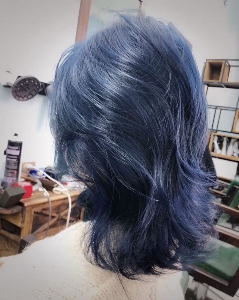 湖泊蓝灰雾蓝黑自己在家染发膏超显白2020流行发色学生 湖泊蓝(底色已