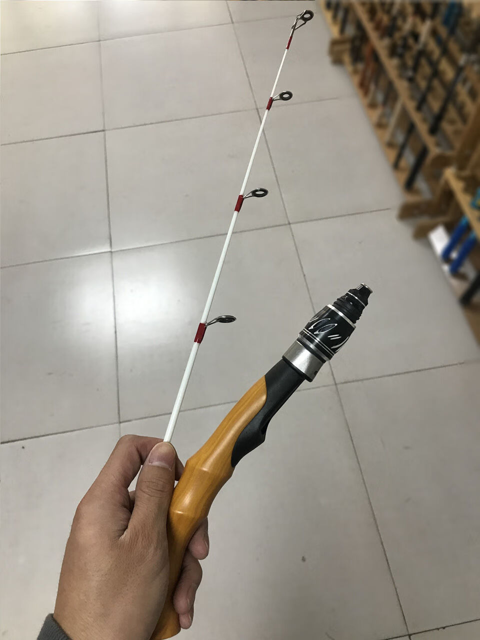 冰钓竿62厘米冬季仿实木手把弯把冰钓竿迷你硬稍冰钓竿冬天钓鱼短节杆