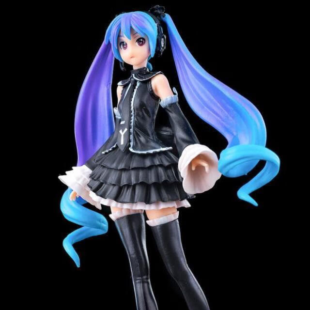 初音未来手办周边动漫人偶miku礼服模型摆件动漫周边女生公仔【图片
