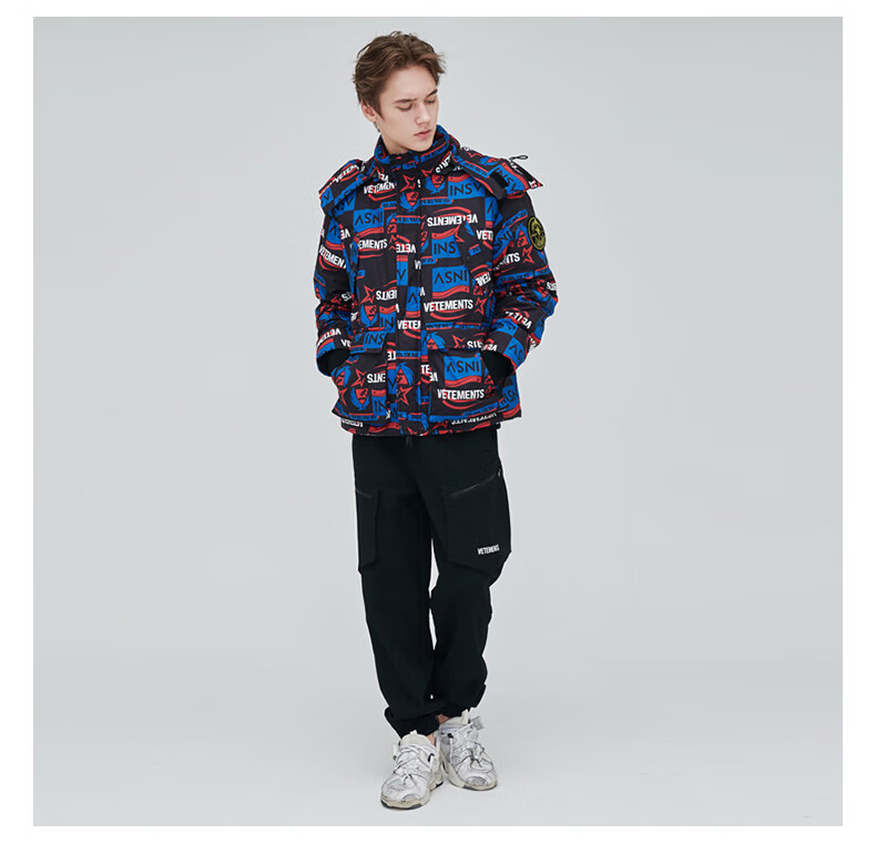 vetements冬季男女情侣款工装连帽羽绒服外套潮牌保暖 11510008 黑色