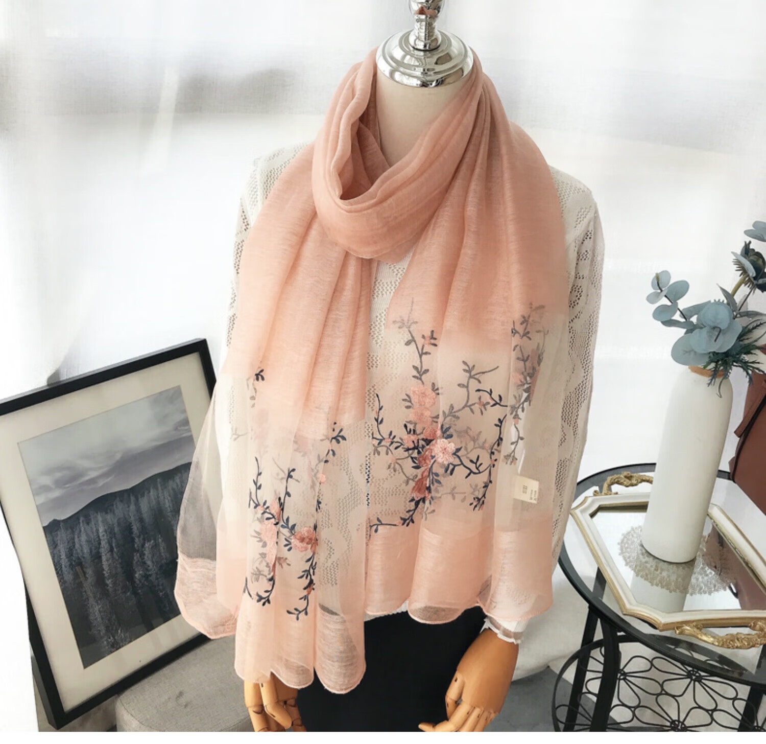 中老年人丝巾女中年妇女围巾杭州丝绸春秋薄款刺绣花中披肩丝羊毛纱巾