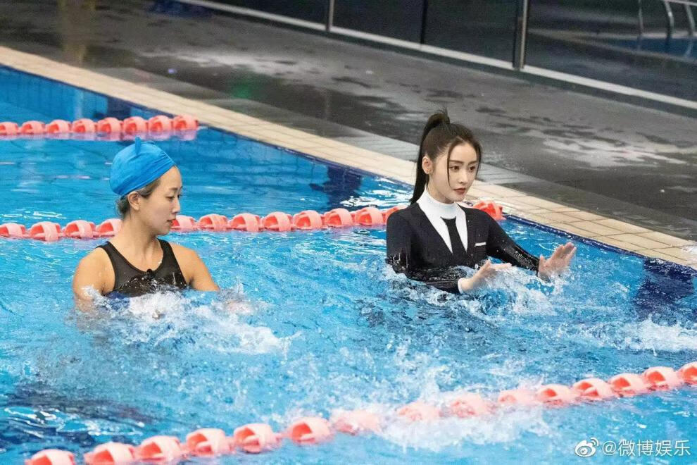 张天爱同款潜水服西装游泳衣女连体长袖长裤防晒显瘦水母衣冲浪服