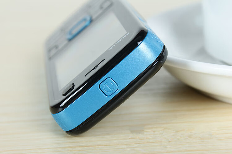 nokia/诺基亚5320xm直板按键移动联通4g学生备用经典怀旧 红色【移动