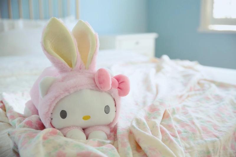 lzn大耳兔玩偶 ins网红公仔少女心娃娃午睡枕生日礼物 凯蒂猫 35*20