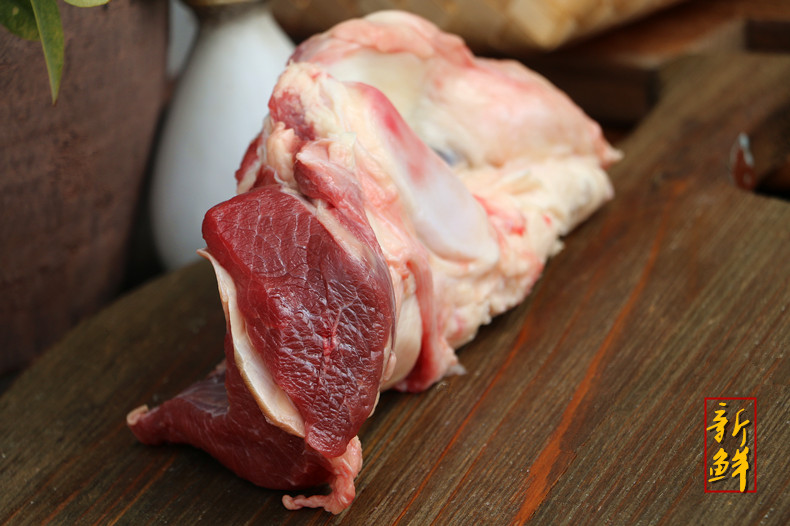 带肉牛膝盖骨新鲜牛窝骨牛膝盖骨窝骨3斤