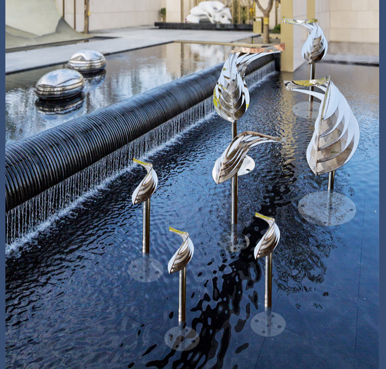 不锈钢镜面小鱼摆件仿真户外水景水池鱼群雕塑售楼处抽象装饰小品款一