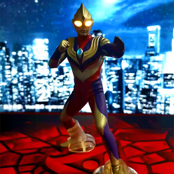 万代奥特曼发光人偶 扭蛋系列玩具,人偶组装好后高约12厘米左右适用