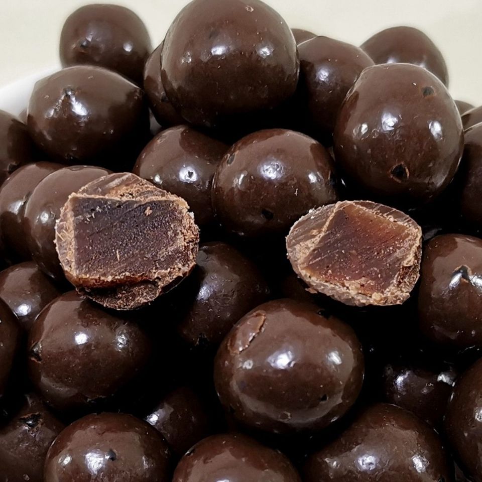 奶球山楂 网红酸奶 山 楂球天津特产黑巧克力 抖音 山 楂麦丽素糖果