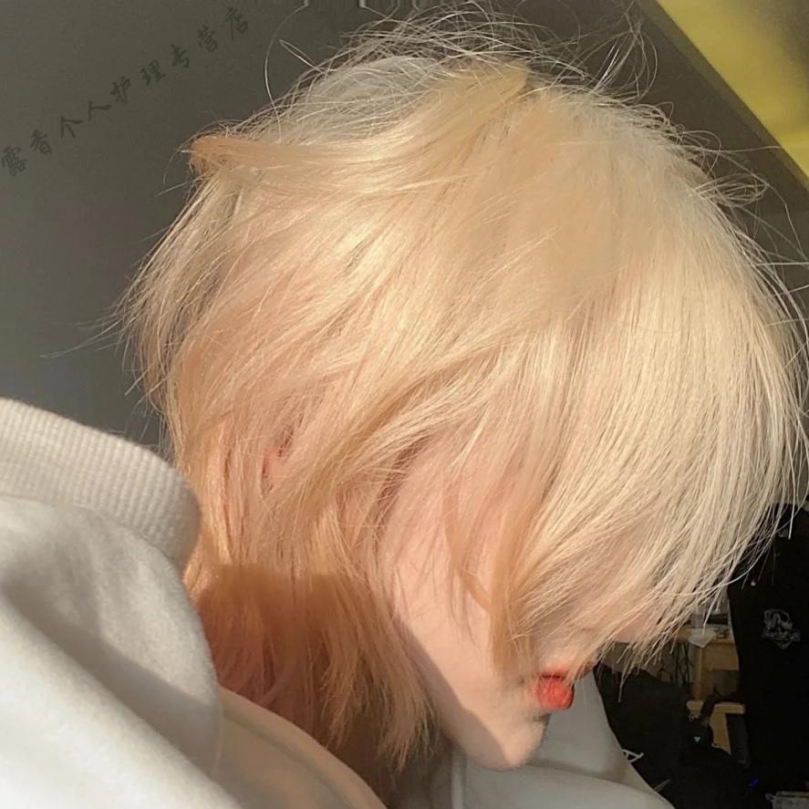 假发男生帅气蓬松鲻鱼头狼尾假发米白色帅气时尚抖音网