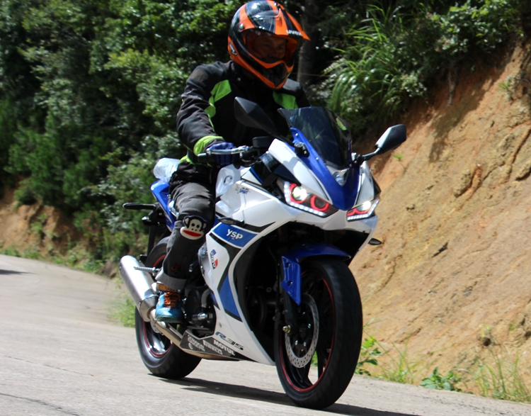 全新r35款国四电喷400cc双缸水冷电喷重机车摩托车跑车公路赛趴赛重型