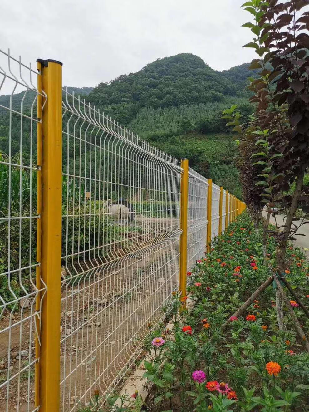 爱伊贝紫桃形柱铁丝网围栏围墙护栏钢丝户外院子围网防护隔离铁网格网