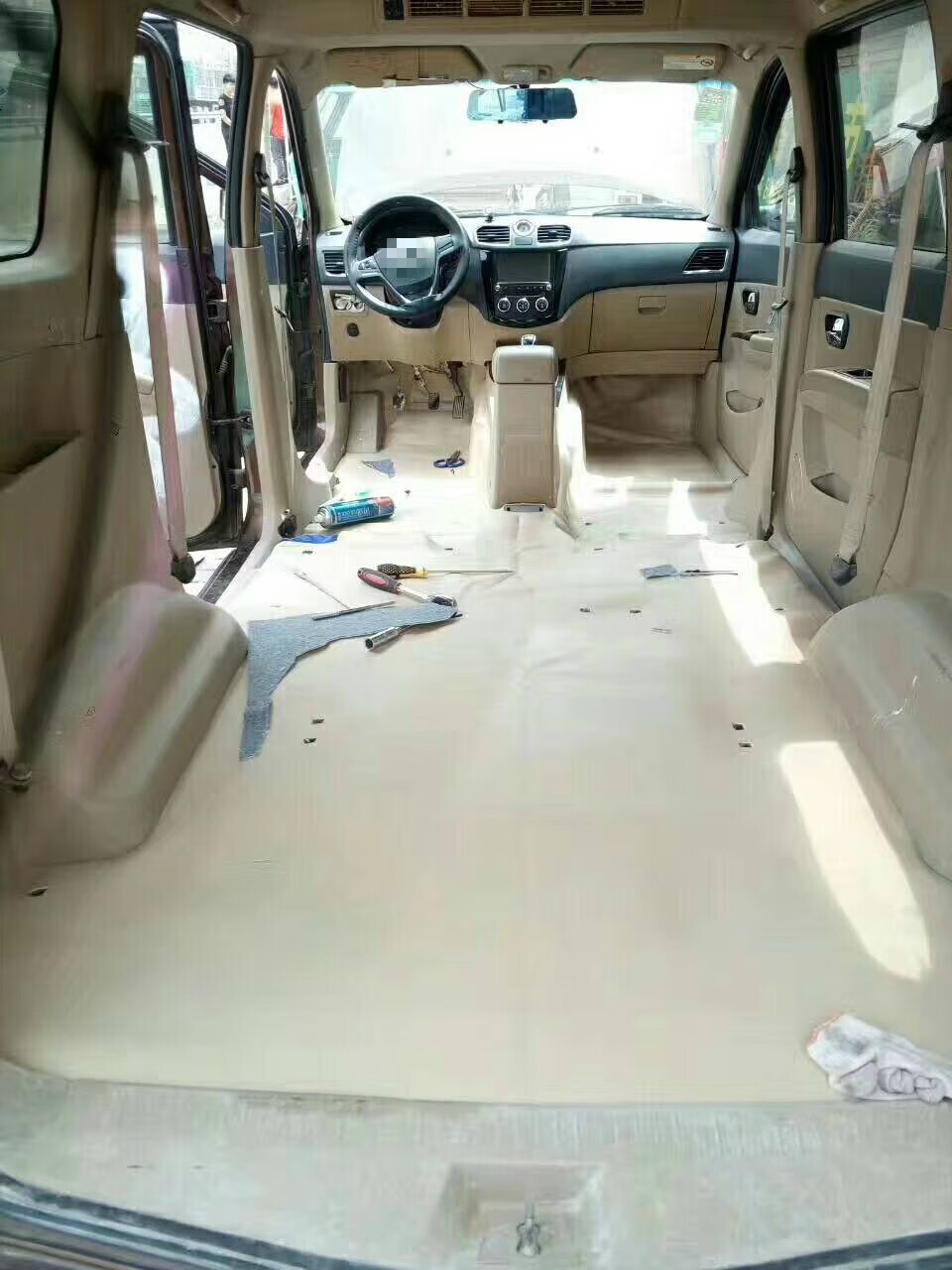 适用于东风风光580地胶风光330地板革360370汽车地胶垫新s560车内地胶