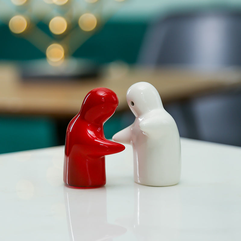 温暖的抱抱陶瓷小人温暖的抱抱小人同款摆件陶瓷人鲍抱瓷娃娃李沁瓷器