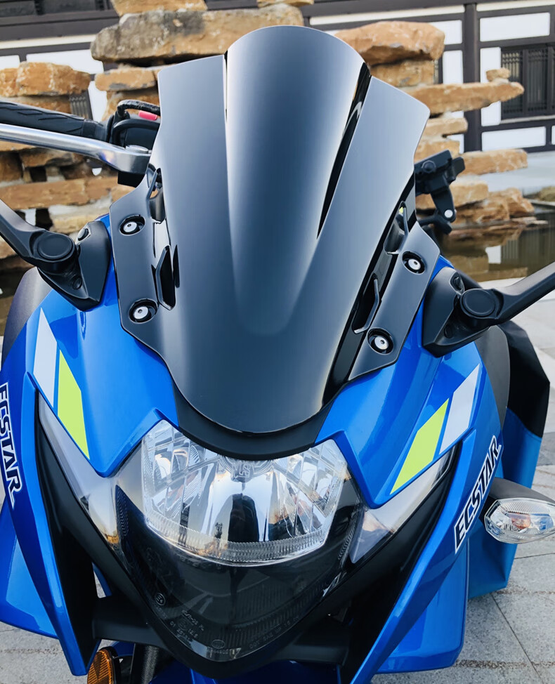 适用于铃木摩托车gsx250r风挡改装黑色装饰前挡风板配件电镀加厚个性