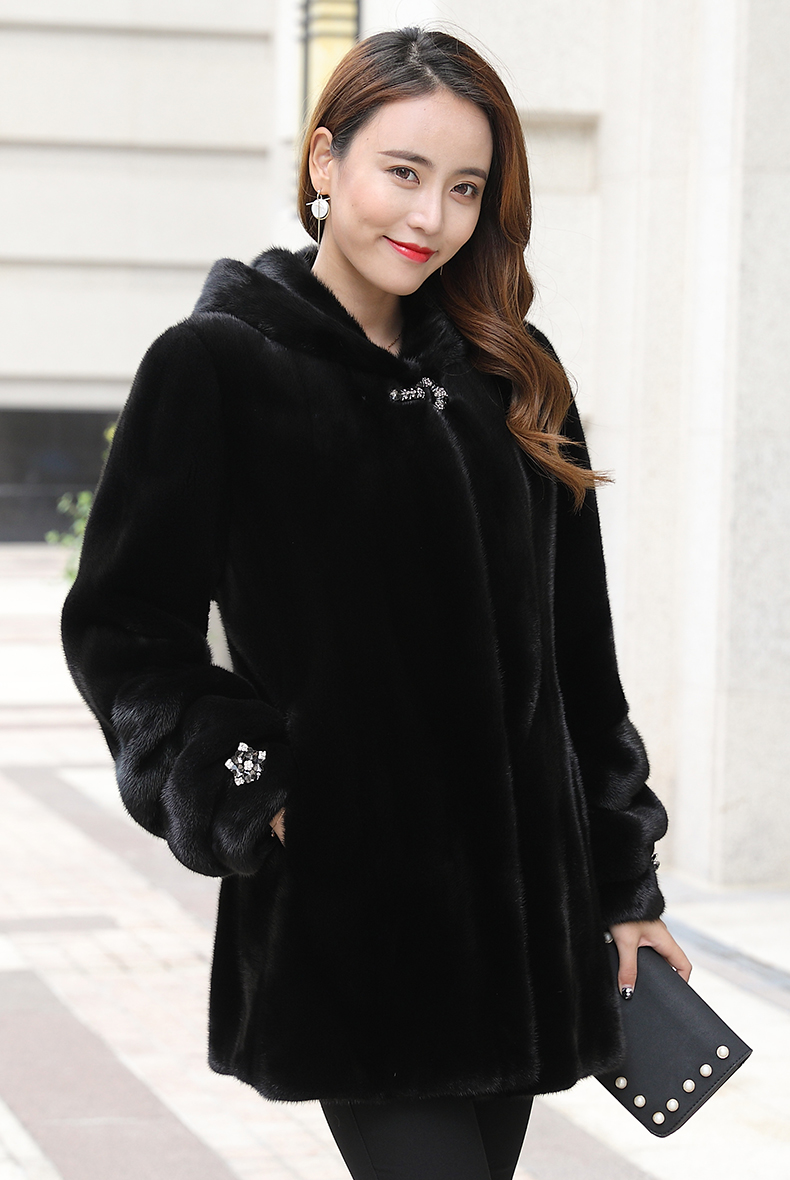 皮尔卡丹轻奢高档女装2021海宁冬季新款进口天鹅绒整貂貂皮大衣女款中